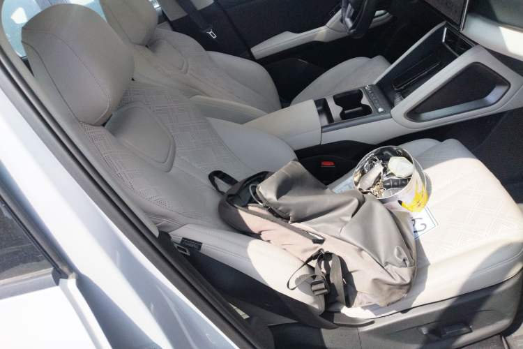 Used BYD Yuan UP 2025 Intelligent Driving Version 401 km Beyond-Range Edition