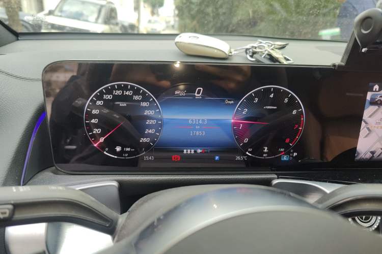 Used Mercedes-Benz GLB 2023 Refreshed GLB 200 Dynamic Edition Instrument Cluster