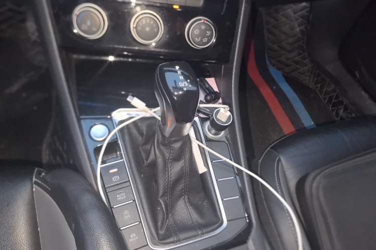 Used Volkswagen Sagitar 2019 280TSI DSG Comfort Version China VI Standard Gear Lever