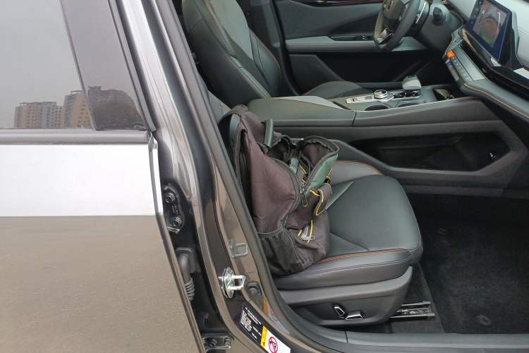 Used Changan UNI-V 2022 1.5T Prestige Version