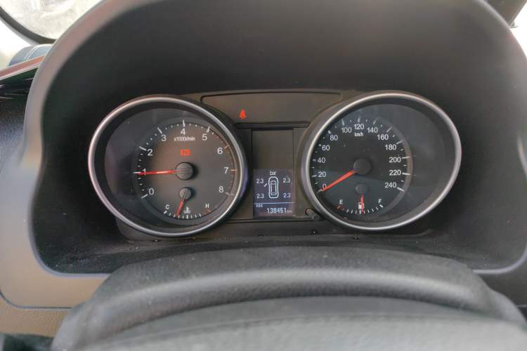 Used Haval H6 2013 Upgraded Model 1.5T Manual Two-Wheel Drive Urban Version
