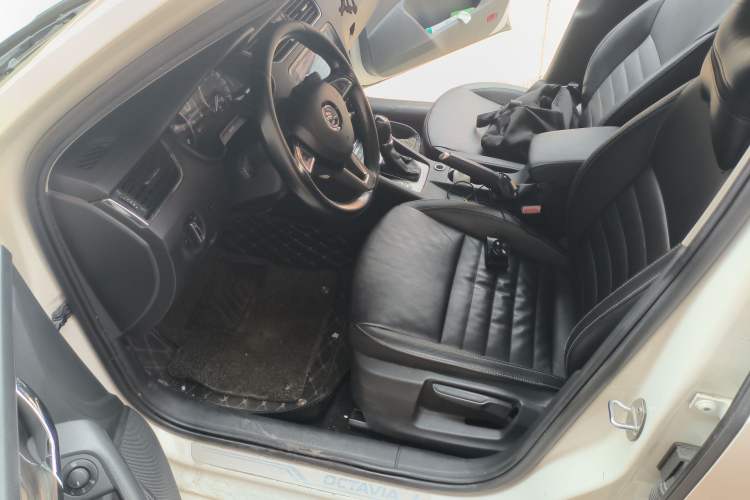 Used Skoda Octavia 2017 1.6L Automatic Smart Drive Edition