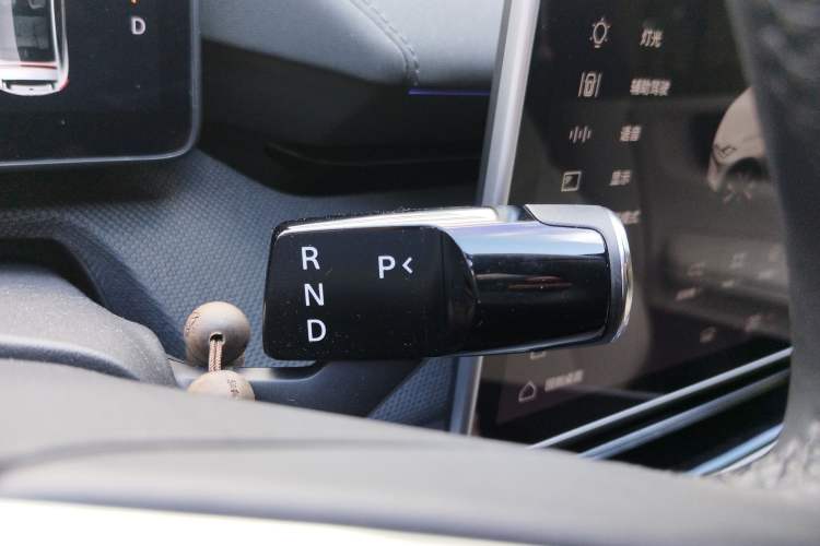 Used Polestar 4 2024 Single-Motor Standard Range PLUS Dual-Star Connectivity Edition