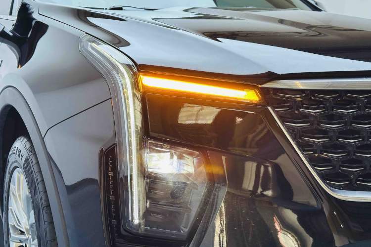 Used Cadillac XT4 2024 28T Two-Wheel-Drive Luxury Version