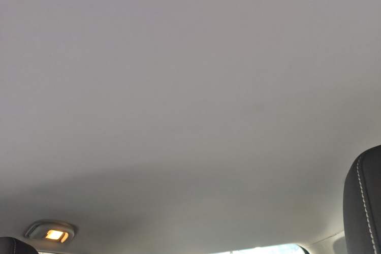 Used Roewe RX5 2016 Revised Version 20T Two-Wheel Drive Manual Transmission Luxury Edition
