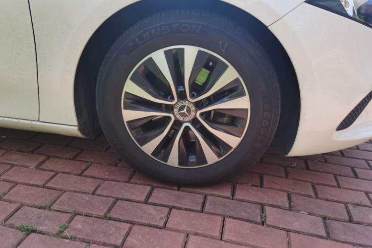 Used Mercedes-Benz A-Class 2019 A 180 L Right Front Wheel Hub