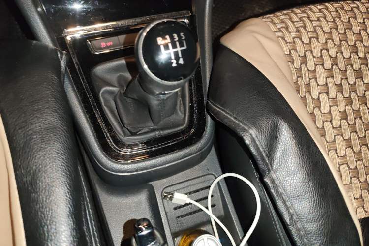 Used Volkswagen Bora 2015 Value Edition 1.6L Manual Fashionable Style
