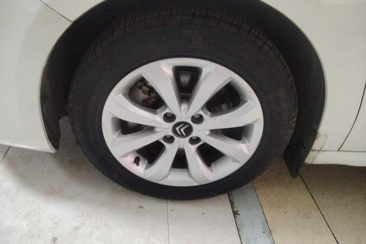 Used Citroen C4 Sega 2016 1.6L Automatic Comfort Model Left Front Wheel Hub