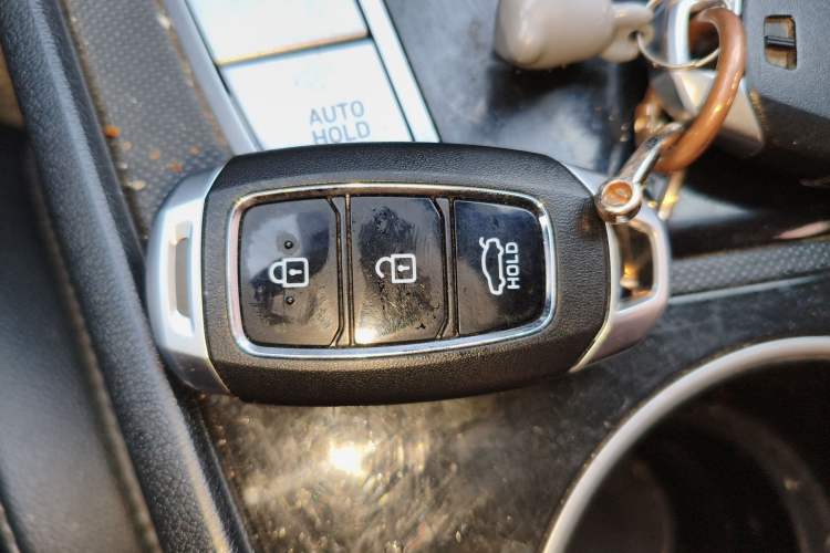 Used Hyundai Elantra 2022 1.5L CVT LUX Prestige Edition
