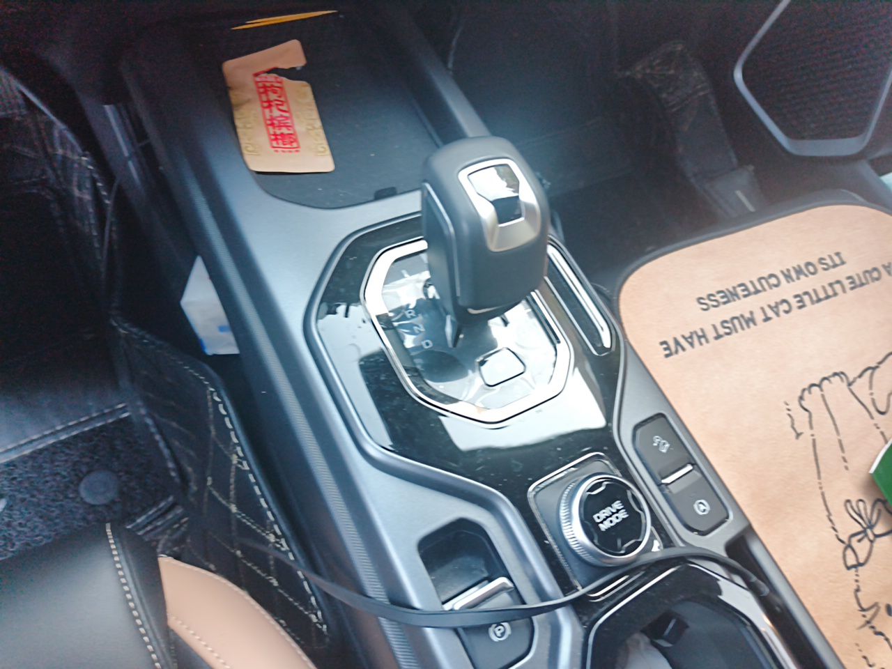 Geely Auto icon 2023 1.5TD Chocolate Luxe Edition — снимка 14