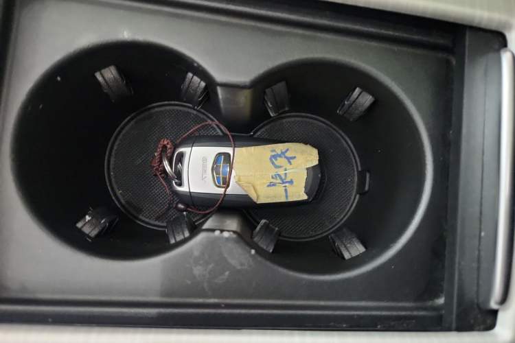 Used Geely Auto Emgrand X7 Sport 2020 1.8TD DCT Two-Wheel Drive Smart Connect 4G-Enabled Version Vehicle Key