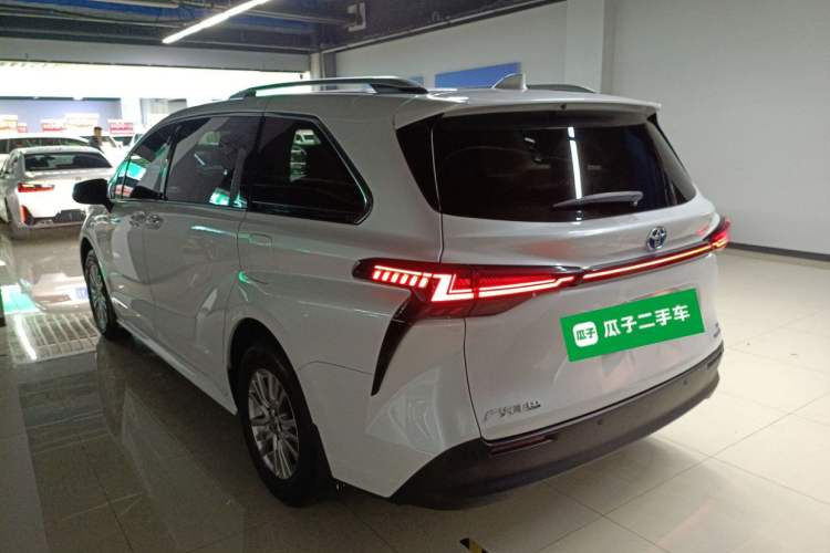 Used Toyota Sienna 2021 2.5L Hybrid Comfort Edition