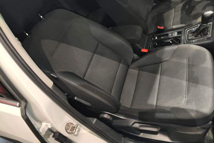 Used Volkswagen Golf 2019 1.8TSI Travel Edition
