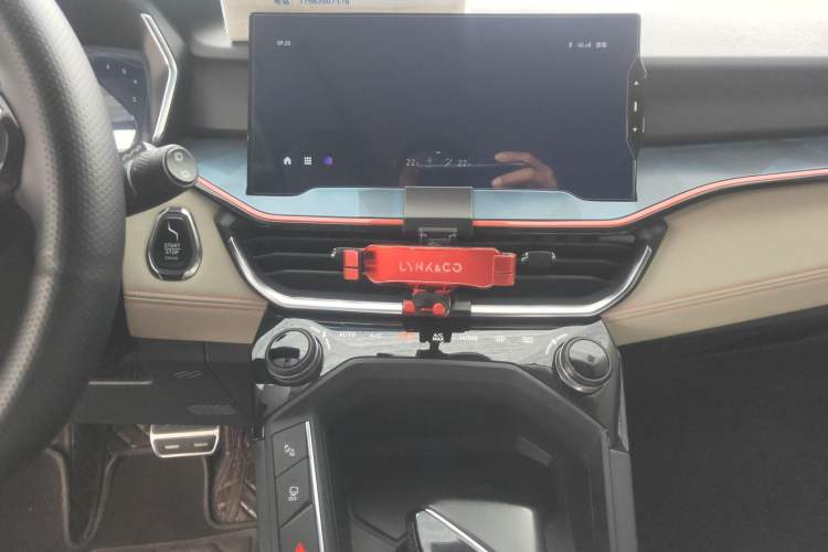 Used Lynk & Co 06 2021 1.5T Shero Pink Special Edition
