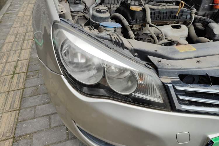 Used Roewe 350 2014 1.5L Manual Xunchi Edition Right Front Headlight