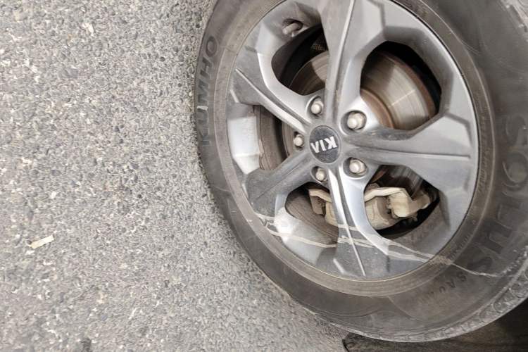 Used Kia KX3 2020 1.5L CVT Comfort Edition Right Front Wheel Hub