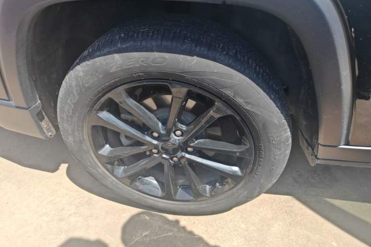 Used Jeep Grand Commander 2020 2.0T Four-Wheel Drive Night Eagle Edition Right Rear Wheel Hub