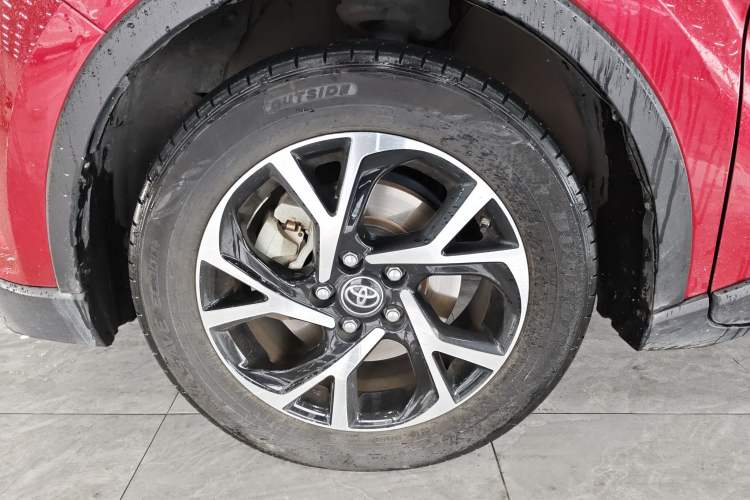 Used Toyota C-HR 2018 2.0L Leading with Sunroof China VI Standard
