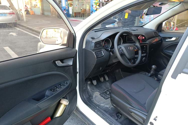 Used FAW Junpai D60 2017 1.5L Manual Standard Edition Driver Seat