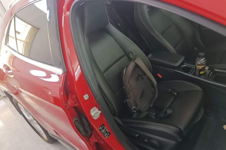 Used Mercedes-Benz GLA 2016 GLA 200 Sport Edition Right Front Seat