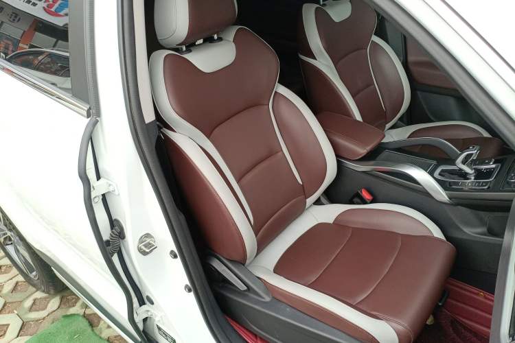 Used Geely Auto Emgrand X7 Sport 2022 1.8TD DCT Zhiya Trim
