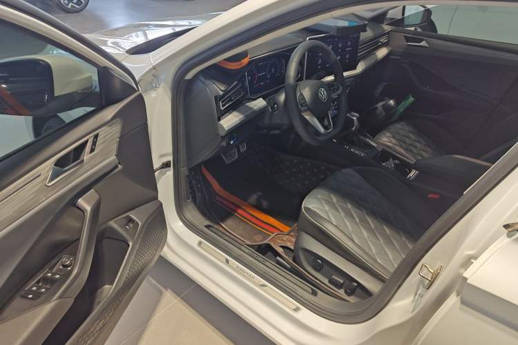 Used Volkswagen Sagitar 2023 300TSI DSG Excellence Edition
