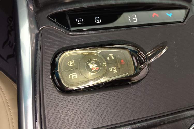 Used Buick GL8 2022 ES Landtrek 653T Luxury Edition
