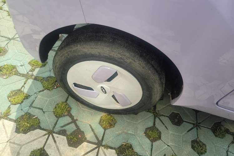 Used Chery QQ Ice Cream 2022 120km Conical Shape Lithium Iron Phosphate Right Rear Wheel Hub