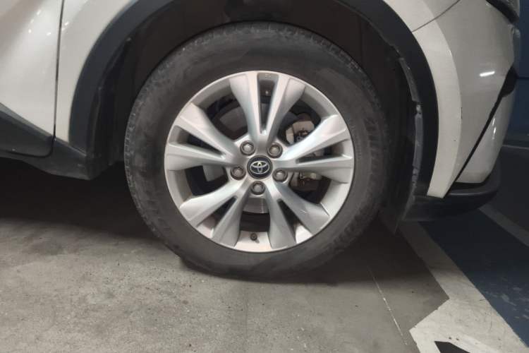 Used Toyota IZOA 2021 Dual-Motor 2.0L Yixiang Edition