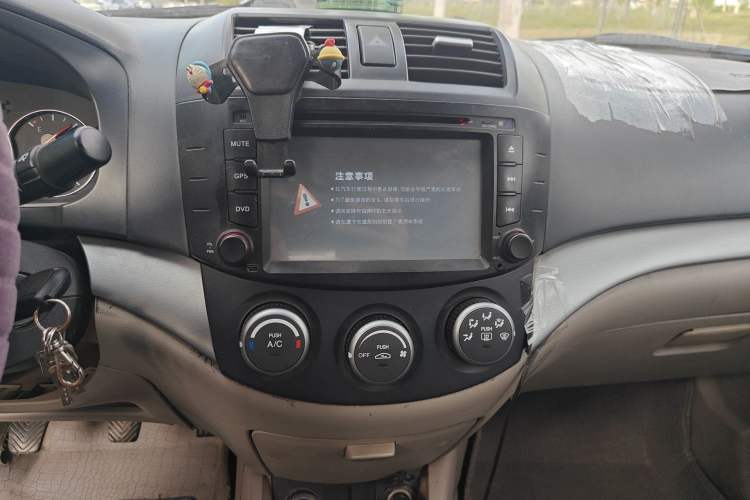 Used CHANGAN Alsvin V5 2012 1.5L Manual Dream Edition Audio And AC Panel
