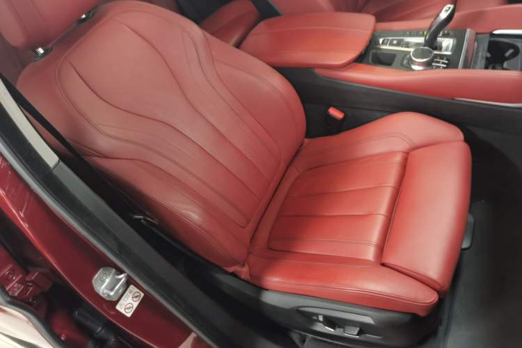 Used BMW X6 2018 xDrive28i
