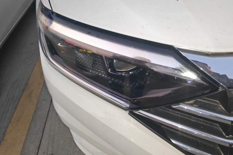 Used Volkswagen Sagitar 2019 280TSI DSG Comfort Version China VI Standard Right Front Headlight