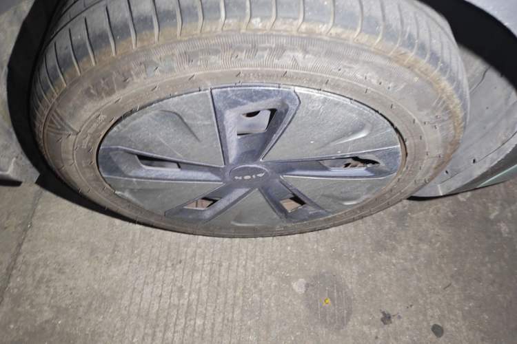 Used AION Y 2023 Plus 510 Enjoy Edition Right Front Wheel Hub