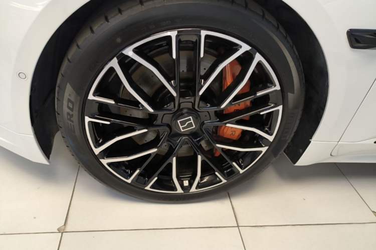 Used Zeekr 001 2025 YOU Edition 100 kWh All-Wheel Drive
