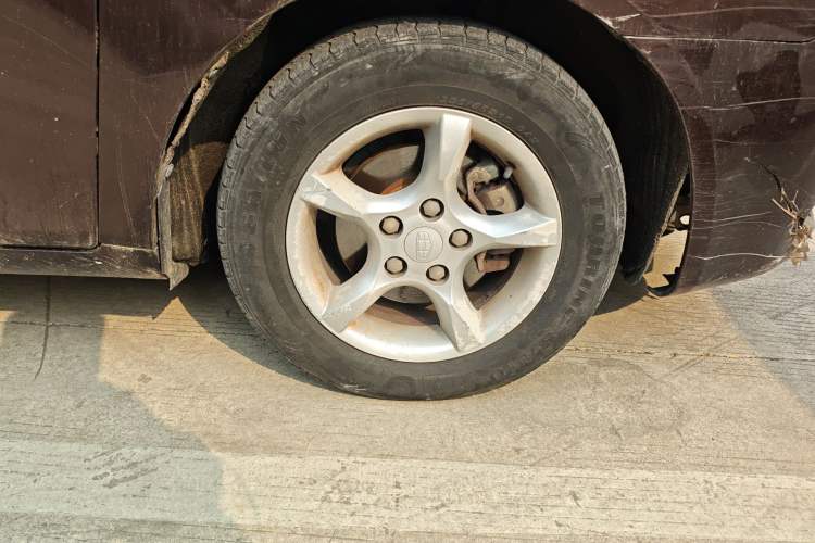 Used Geely Auto Classic Emgrand 2012 Hatchback 1.5L Manual Standard Model Right Front Wheel Hub