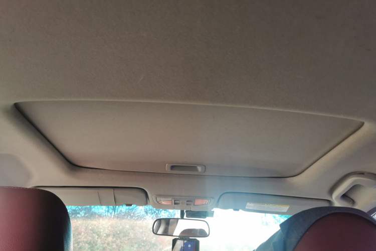 Used Honda Crider 2015 1.8L automatic luxury edition
