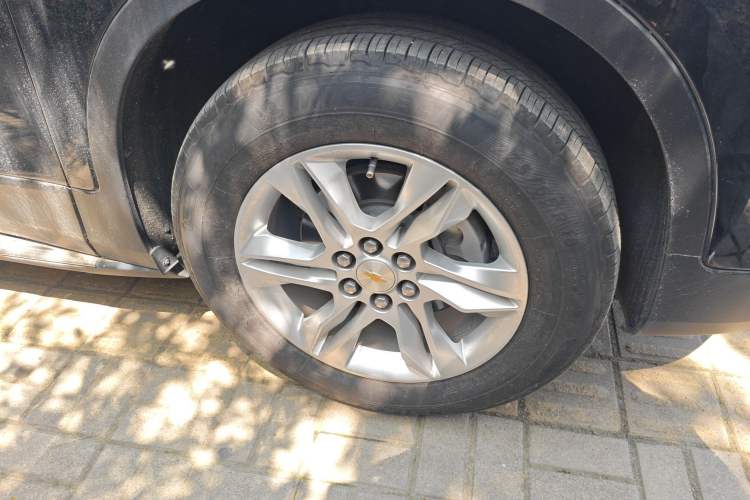 Used Chevrolet Blazer 2020 650T 7-Seater Luxury Edition Right Front Wheel Hub