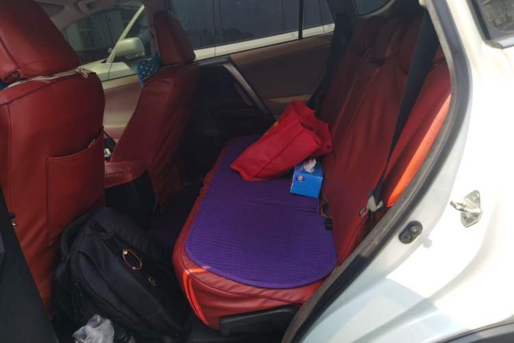 Used Toyota RAV4 2015 2.0L CVT Two-Wheel Drive Urban Edition
