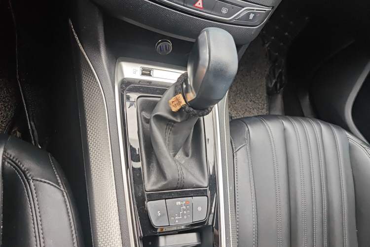 Used Peugeot 408 2019 230THP Automatic Luxury Edition China V Standard Gear Lever
