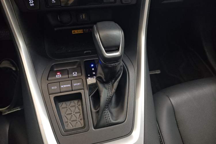 Used Toyota RAV4 2023 2.0L CVT Two-Wheel Drive 20th Anniversary Platinum Edition