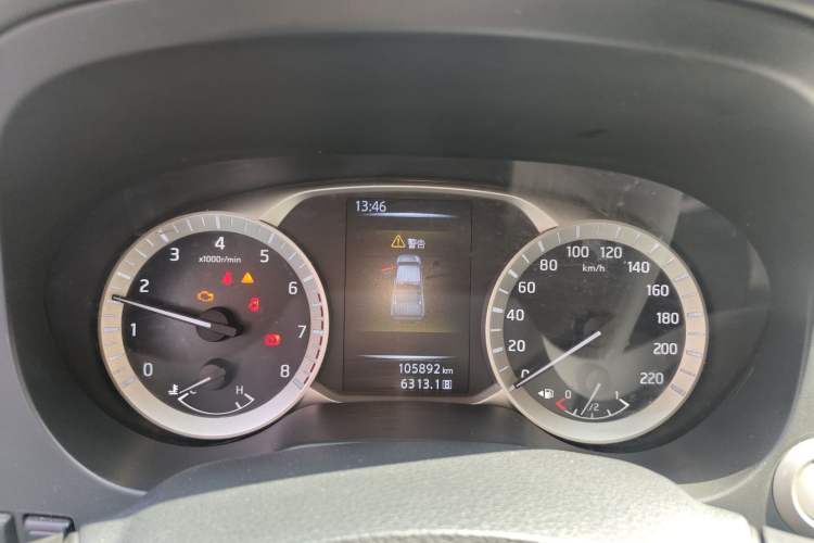 Used Nissan Navara 2021 2.5L Facelift Manual Two-Wheel Drive Comfort Version QR25
