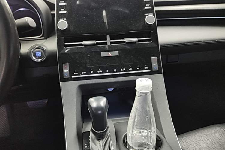 Used Toyota Avalon 2019 2.0L XLE Premium Edition China VI
