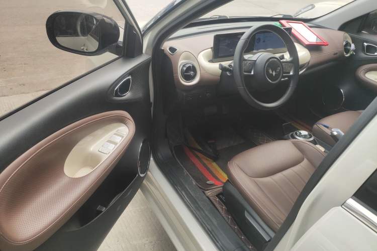 Used Wuling Bingo 2023 203km Comfort Edition Driver Seat