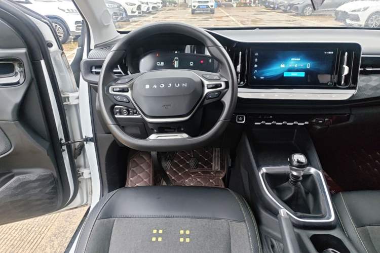 Used Baojun RM-5 2019 1.5T Manual Elite Version with 24-Hour Online Service 6 Seats
