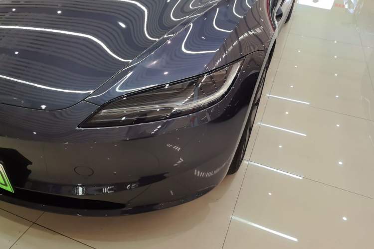 Used Tesla Model 3 2025 Rear-Wheel-Drive Version
