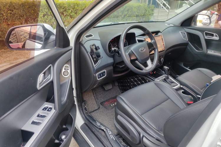 Used Hyundai ix25 2015 1.6L Automatic Two-Wheel Drive Smart GLS Trim Driver Seat