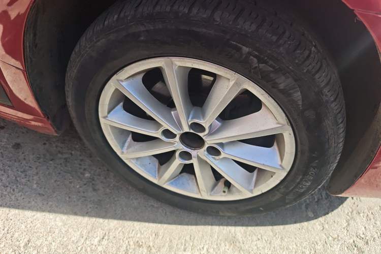 Used Citroen C-Quatre 2010 Hatchback 1.6L Automatic Shangle Edition Right Front Wheel Hub