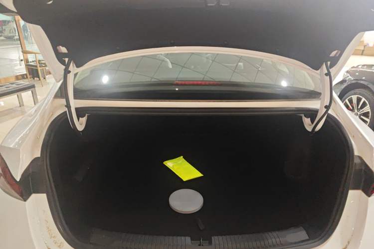 Used Roewe D7 2025 DMH 125km World Champion Edition Trunk