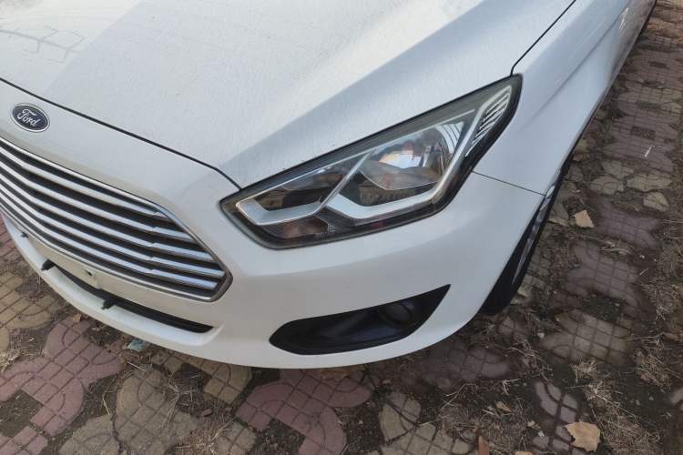 Used Ford Escort 2015 1.5L Manual Comfort Model