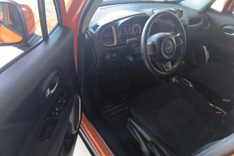 Used Jeep Renegade 2018 Connected Large Screen Version 180T Automatic High-Energy Edition